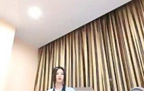 【沉鱼圣上】萝莉学生白丝惩罚偷吃狗