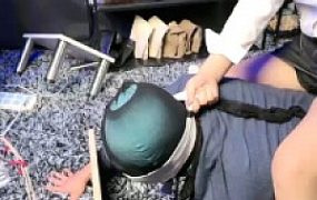 【馨妍】枷锁固定袜子塞嘴鞭打刑