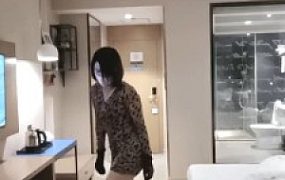 【芊兮殿下】白领臭脚臭袜踩狗奴