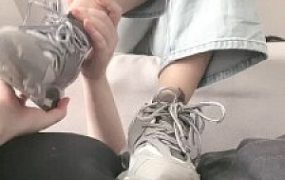 【天秤祖宗】运动鞋白袜踩脚垫