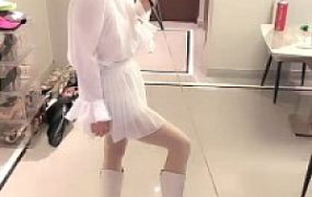 【cici】车模S-关狗笼/双狗舔脏鞋闻丝袜脚/求圣水