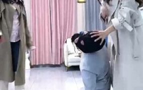 【麋鹿银儿】双胞胎S-长靴暴踢踢踹/人体蹦床/耳光骑马爬行