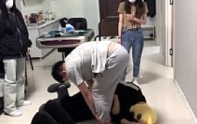 【精神小妹】群调-素人学生主的人体蹦床