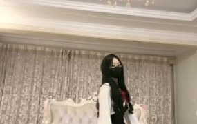 【桃幼幼】学生S白丝刑虐-内裤塞嘴鞭打/重度耳光踢裆