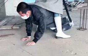 【罗宾】户外重刑虐打拾荒老人