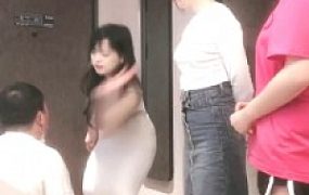 【糖糖】洛丽塔群调-轮流耳光/脚垫/踩踏虐打