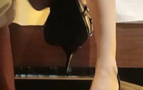 【零渡】开发高颜值小姐姐-高跟碾压/肉丝闻舔