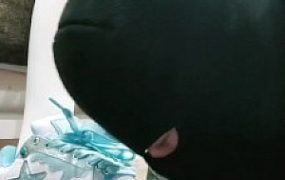 【蕾拉S】脏鞋踩踏喂食/舔原味脚