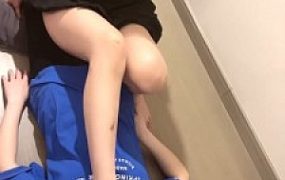 【橘子没熟】双母狗-舔脏鞋原味裸足-互相舔脚/内裤套头