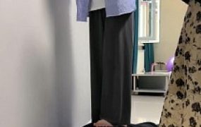 【文文】带素人闺蜜调-全体重跳踩/骑脖子转圈/手脚耳光