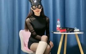 【婉儿】兔女郎长靴暴力踩/踢裆/高跟虐乳插嘴/钻胯sp