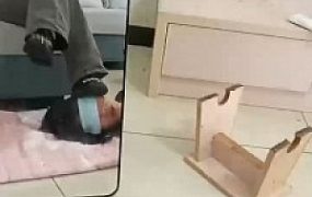 【小可可呀】继续开发学姐当狗-脚踩强制磕头/羞涩舔脚舔鞋