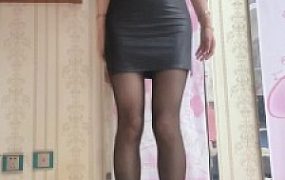 【兔粉粉】黑丝小白鞋踩踹 YC-230602