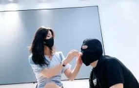 【禾未】御姐小白鞋白袜气味羞辱/脚踩喂食