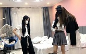 【文文】3学生S暴打班主任-踢踹/轮流喂口水咀嚼物