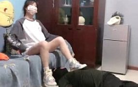 【金桔小主】运动鞋全体重踩踏/喂口水/骑马闻鞋窝/叼鞋踢踹