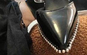 【玥野兔】高跟裸足踩脚垫狂舔  JS23053101