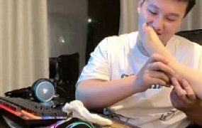 【汐言】电竞酒店闻舔小白鞋裸足 JS23052901