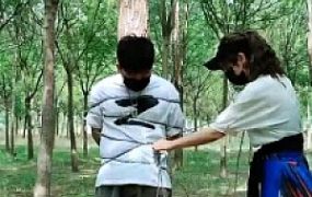 【伯爵S】户外捆绑-sp-踢裆 JS23052829