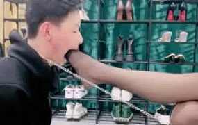 【兔兔大人】御姐高跟短靴踩踏/暴力插嘴/跪舔黑丝足