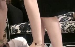 【佳佳】捆绑裸足踩踏/强制圣水/鞭打脚插嘴