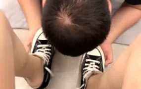 【美女祖宗】帅酷小姐姐帆布鞋+高跟踩狗/肉丝恋足调/转胯爬行