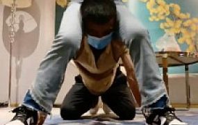 【海绵大大】牛仔小妹胯下辱/鞋底喂食/全体重踩头踩背