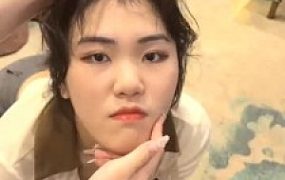 【橘子没熟】母畜-舔脏小白鞋闻原味白袜/镜前羞辱