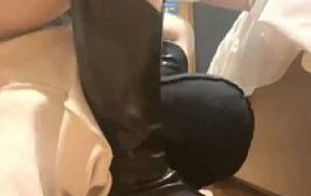 【伊诺】肉丝脚锻炼奶狗深喉技能【完整版】