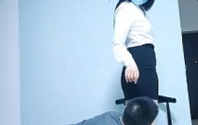 【重庆男神】职业装S-骑马转胯/抽耳光/踢裆鞭打/喝圣水