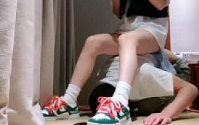 【晨希】裸足插嘴/运动鞋白袜踩狗/踢裆