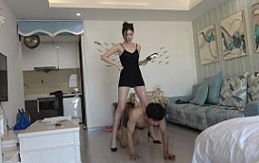 【艾琳S175】超模骑马，玩虐瘦小老贱狗 YC-230715-5