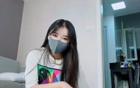 【调教视频】【亦瞳】小白鞋白袜S-踢裆/踩狗头/全体重踩踏