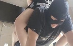 【调教视频】【芹泽蕾拉】舔脚舔鞋/洗脚/骑马羞辱/转胯鞭打/耳光/喝洗脚水