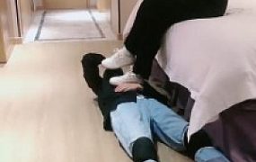 【伊妮】骑马/白鞋白袜气味羞辱/喝圣水 B2202