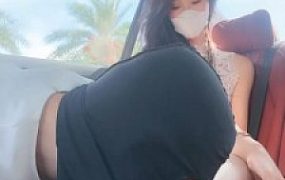 【禾未】车内玩哭同事-长腿丝袜诱惑/舔脏鞋底/脚插嘴/吃丝袜 B2229