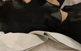 【玥野兔】原味黑丝白袜jio踩贱狗 B2233