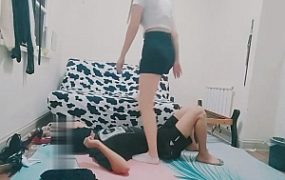 【萤火大人】白棉袜踩踏捂脸/深喉/腿绞掐脖窒息