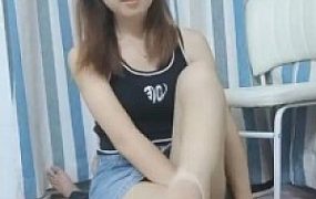 【珈瑶】叼白袜/帆布鞋踩狗头/藤条抽/脚插嘴闻舔