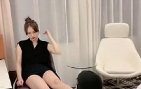 【盖洛】教训抖M服务员-舔脚转胯骑马【完整版】