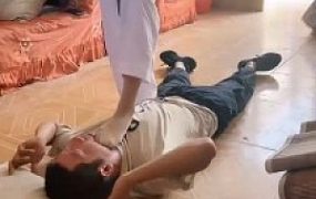 【孤傲女帝】爆踹狗头/各种腿绞/脚耳光/脚踩窒息