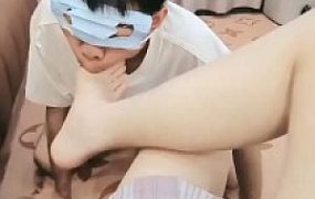 【嘉妮】贝壳头丝袜全体重踩/转胯/揪耳朵/闻鞋窝【完整版】