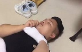 【雯雯】被学生妹虐-白袜踩/揪耳朵/sp/踩狗爪【双视角版】