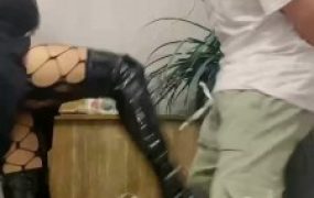 【不知名美女】封嘴暴力踢裆300下