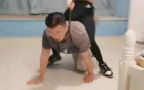 【美娜格格】暴打偷原味的狗-踢裆耳光鞭打【双视角版】