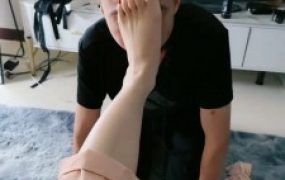 【猫神大人】转胯鞭打/运动鞋原味脚踩脚垫/喝洗脚水