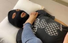 【子橘】原味白船袜全体重踩脸