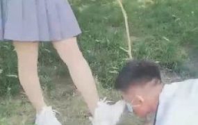 【冰爷】公园偶遇抖M路人虐废