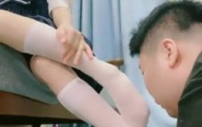 【素人星探】艺校女神皮鞋白袜虐-耳光/踢裆/蹂躏狗脸