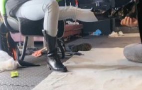 【冰诺】私人影院黑靴白袜虐脚垫【下】